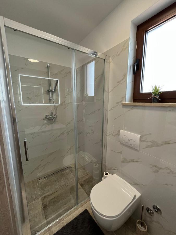 Apartman Sara S Pogledom Na More Ловран Экстерьер фото