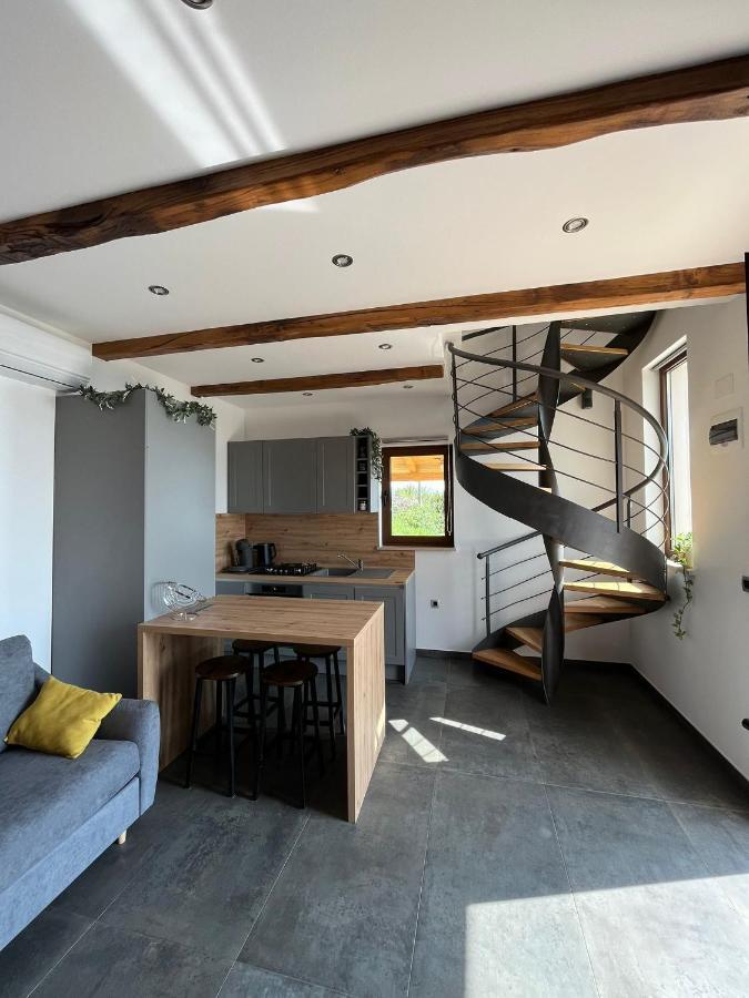 Apartman Sara S Pogledom Na More Ловран Экстерьер фото