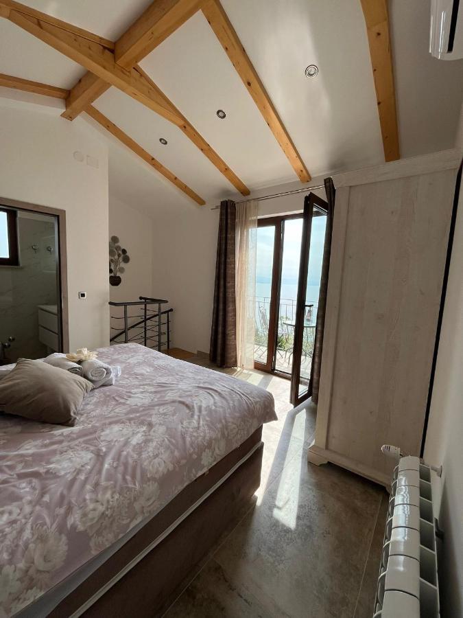 Apartman Sara S Pogledom Na More Ловран Экстерьер фото